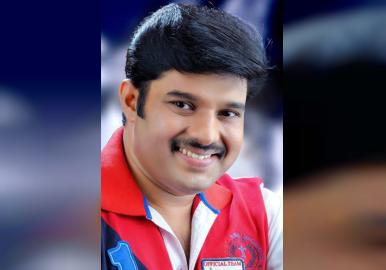കലാഭവന്‍ നവാസ് അന്തരിച്ചു; ചോറ്റാനിക്കരയിലെ ഹോട്ടലില്‍ മരിച്ച നിലയില്‍