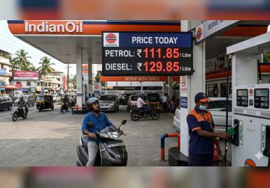 ഇന്ധനവിലയില്‍ വൻ കുതിച്ചുചാട്ടം; പെട്രോളിന് 7.41രൂപയും ഡീസലിന് 25 രൂപയും വര്‍ധിപ്പിച്ചു