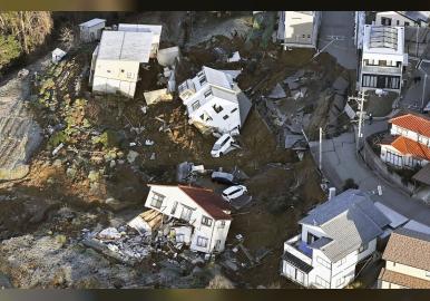 ജപ്പാനില്‍ ശക്തമായ ഭൂചലനം; തീരപ്രദേശങ്ങളില്‍ സുനാമി മുന്നറിയിപ്പ്  