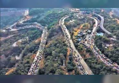 ഗതാഗതക്കുരുക്കില്‍പ്പെട്ടവര്‍ക്ക് 5.16 കോടി രൂപ നഷ്ടപരിഹാരം; ദിവസങ്ങള്‍ക്കകം അക്കൗണ്ടിലെത്തുമെന്ന് അറിയിപ്പ്