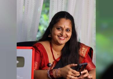 മോട്ടിവേഷൻ സ്പീക്കറും സോഷ്യൽ മീഡിയ ഇൻഫ്ലുവൻസറുമായ നിഷ റാഫേലിനെതിരെ പതിനൊന്ന് വയസ്സുള്ള ആൺകുട്ടിയെ ലൈംഗികമായി പീഡിപ്പിച്ചെന്ന പരാതിയിൽ പൊലീസ് കേസെടുത്തു